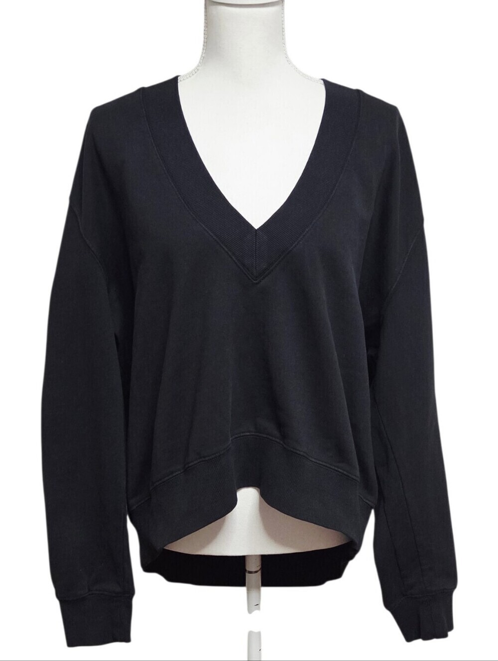 SKIMS Boyfriend Fleece V-Neck Pullover Top Washed Onyx XXSmall NWT - Picture 2 of 6